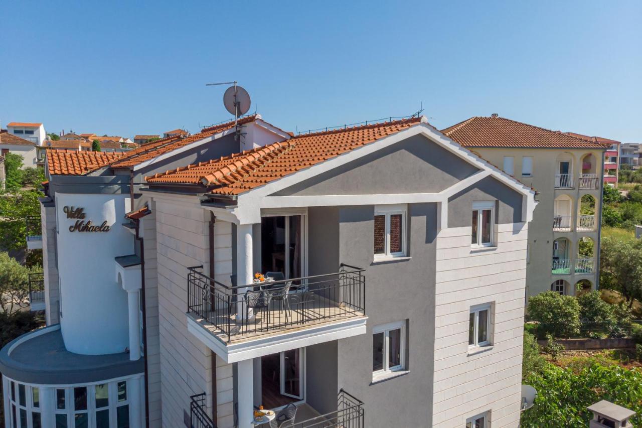 Island Resort Mihaela - Happy Rentals Трогир Экстерьер фото