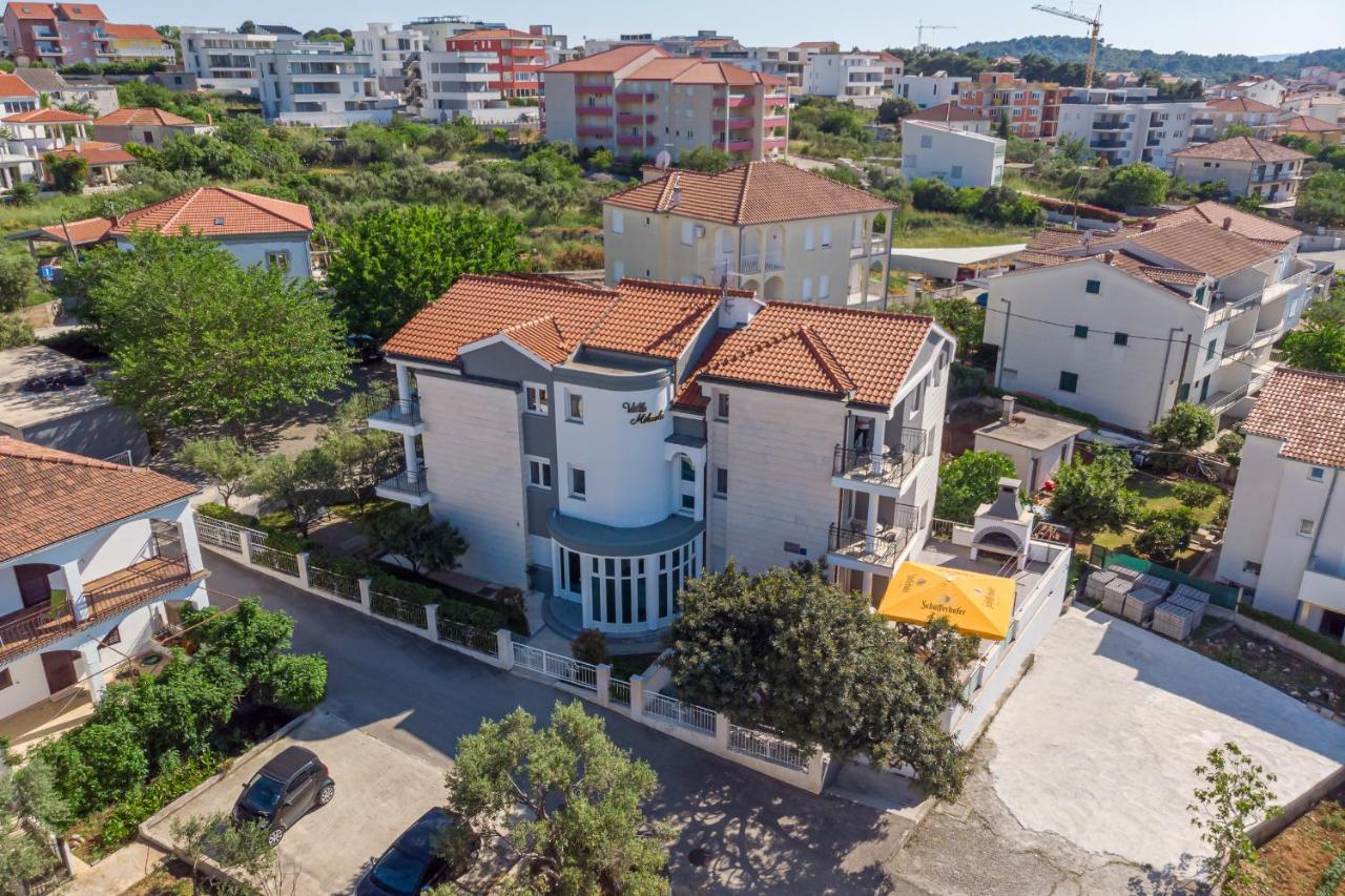Island Resort Mihaela - Happy Rentals Трогир Экстерьер фото
