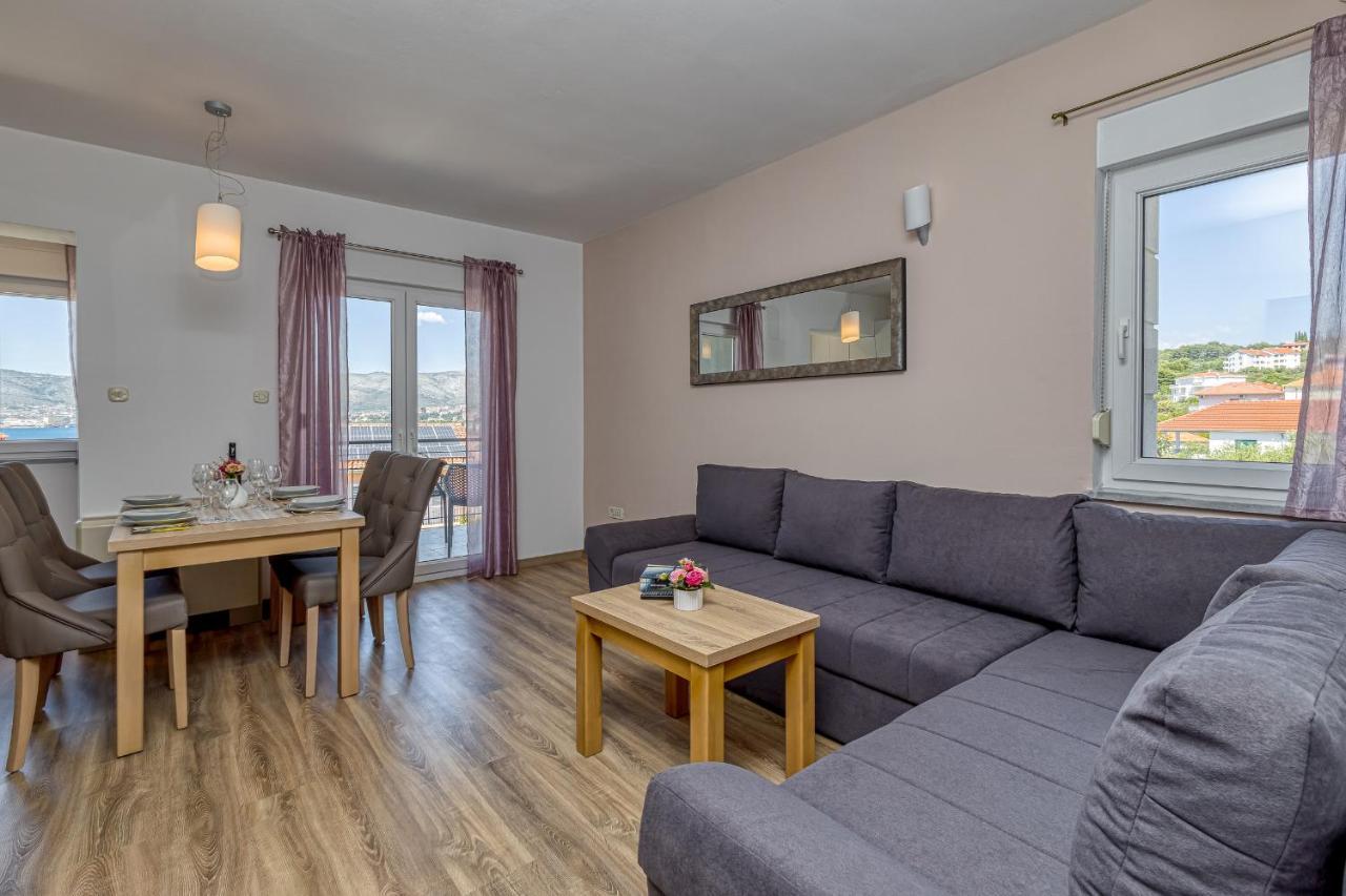 Island Resort Mihaela - Happy Rentals Трогир Экстерьер фото