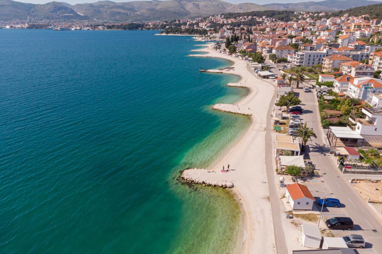 Island Resort Mihaela - Happy Rentals Трогир Экстерьер фото