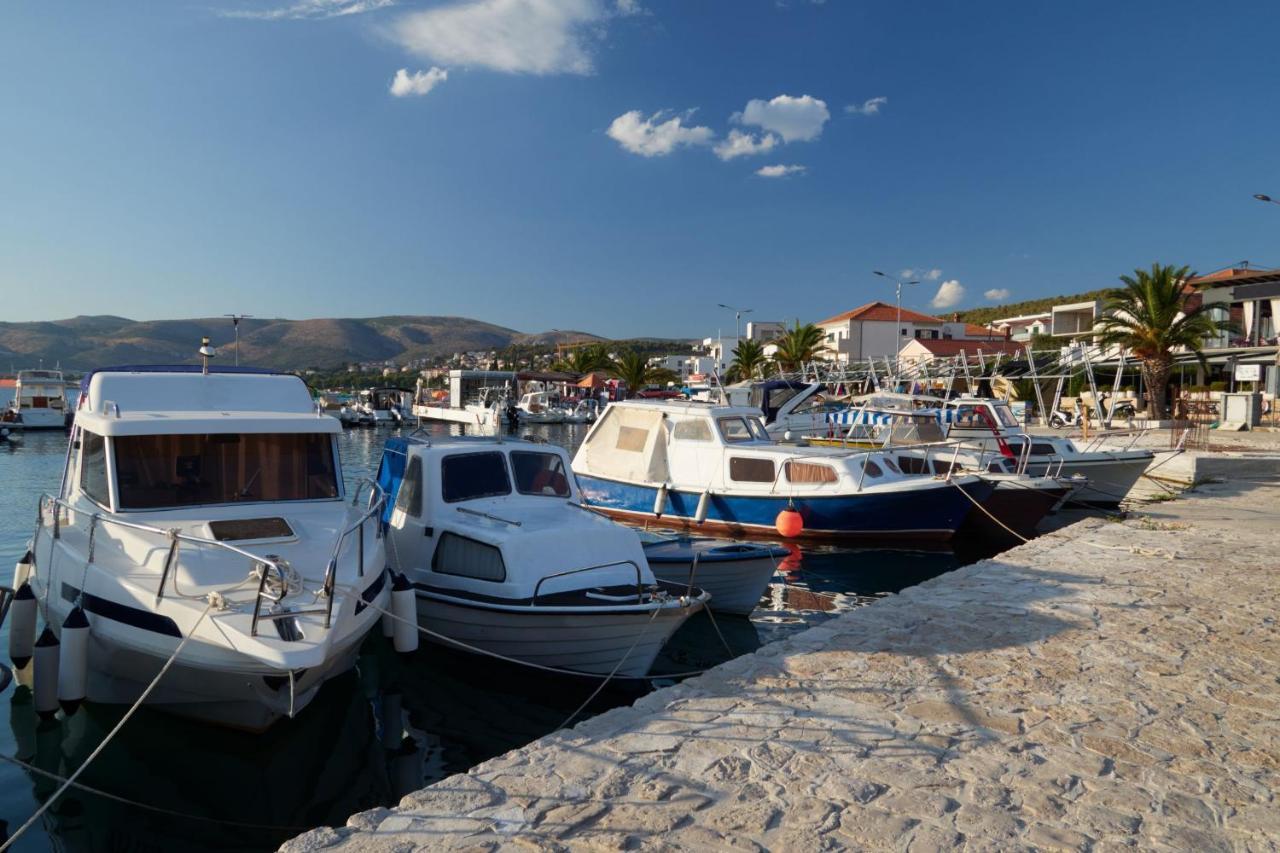Island Resort Mihaela - Happy Rentals Трогир Экстерьер фото