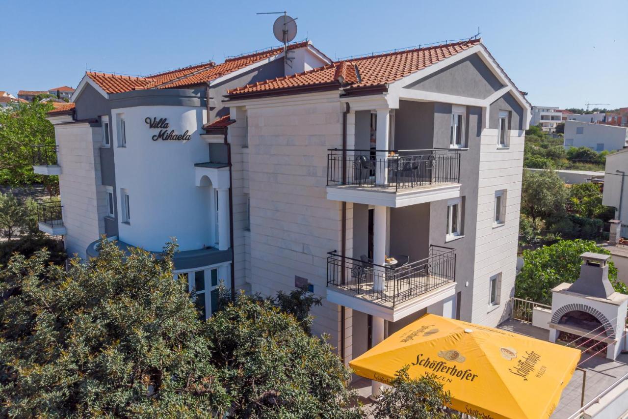 Island Resort Mihaela - Happy Rentals Трогир Экстерьер фото